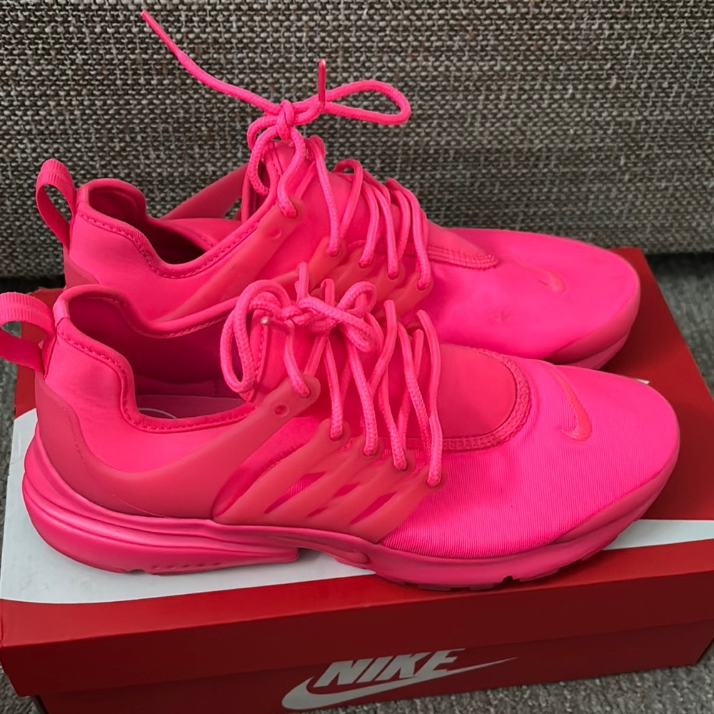 Nike Women's Pink Athletic Shoes